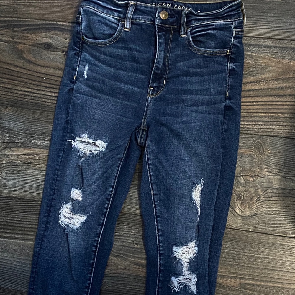 American Eagle ripped jeans size 4